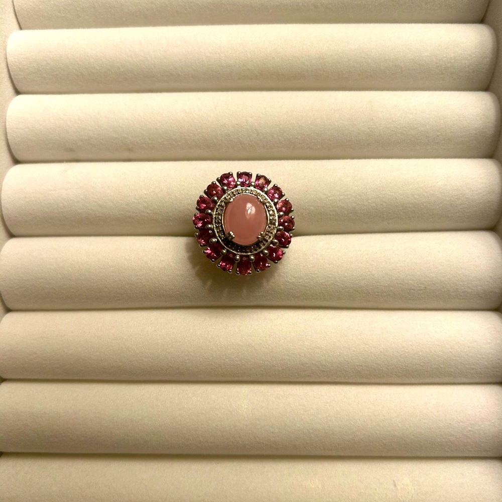 Coral pink and sterling silver l Cluster cocktail ring l size approx 7.5-8